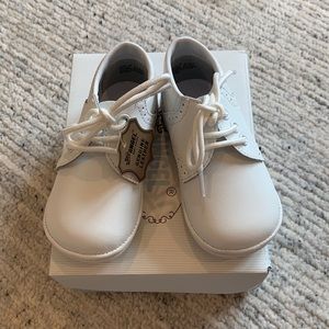 NIB: Angel Baby Shoes - White Leather Size 4